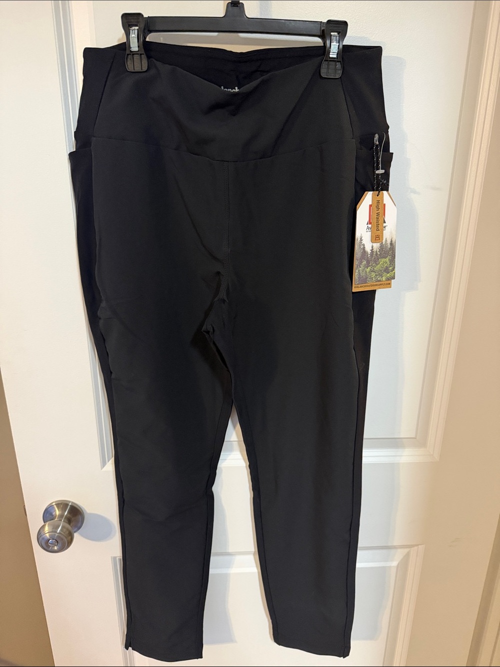 Arc'teryx Black High-Waist Performance Leggings with Side Pockets